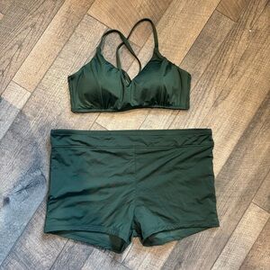 Kona Sol Green Athletic Swimsuit L top/ XL bottom